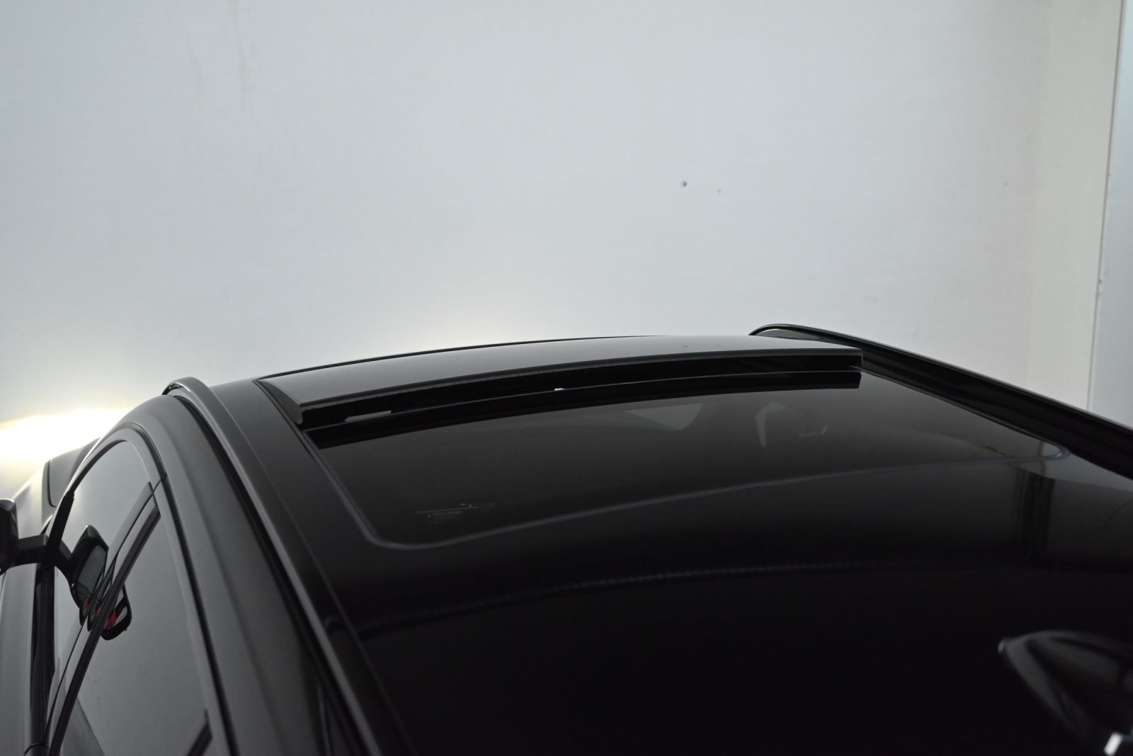 JNS Motors | BMW 330e Touring M Sport | 292 PK | PANO | LASER | HUD | ACC | 360° | 19” | ADAPTIEF M | BTW