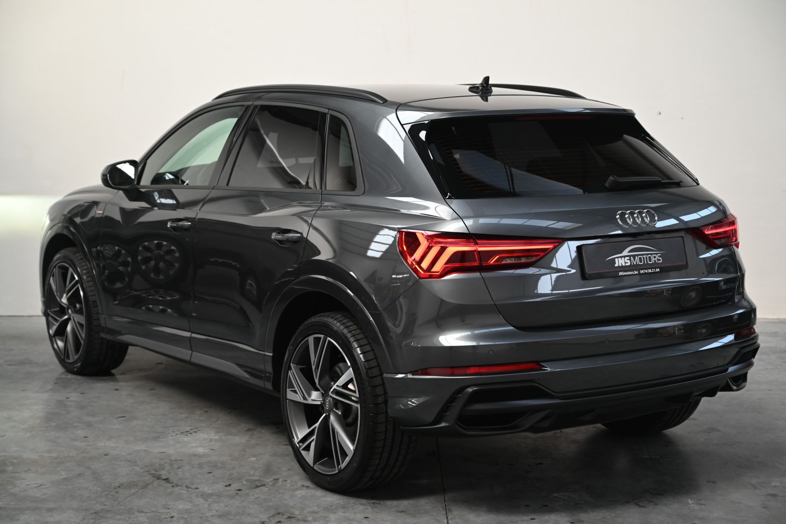 JNS Motors | AUDI Q3 45 TFSI e S LINE | 245 PK | 15.188 KM | 360° | SIDE ASSIST | BTW