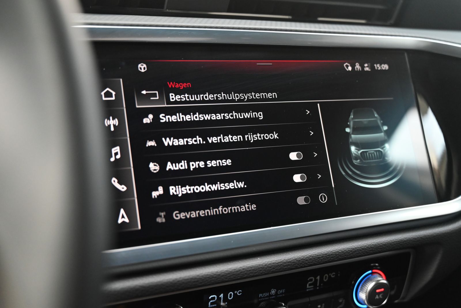 JNS Motors | AUDI Q3 45 TFSI e S LINE | 245 PK | 15.188 KM | 360° | SIDE ASSIST | BTW