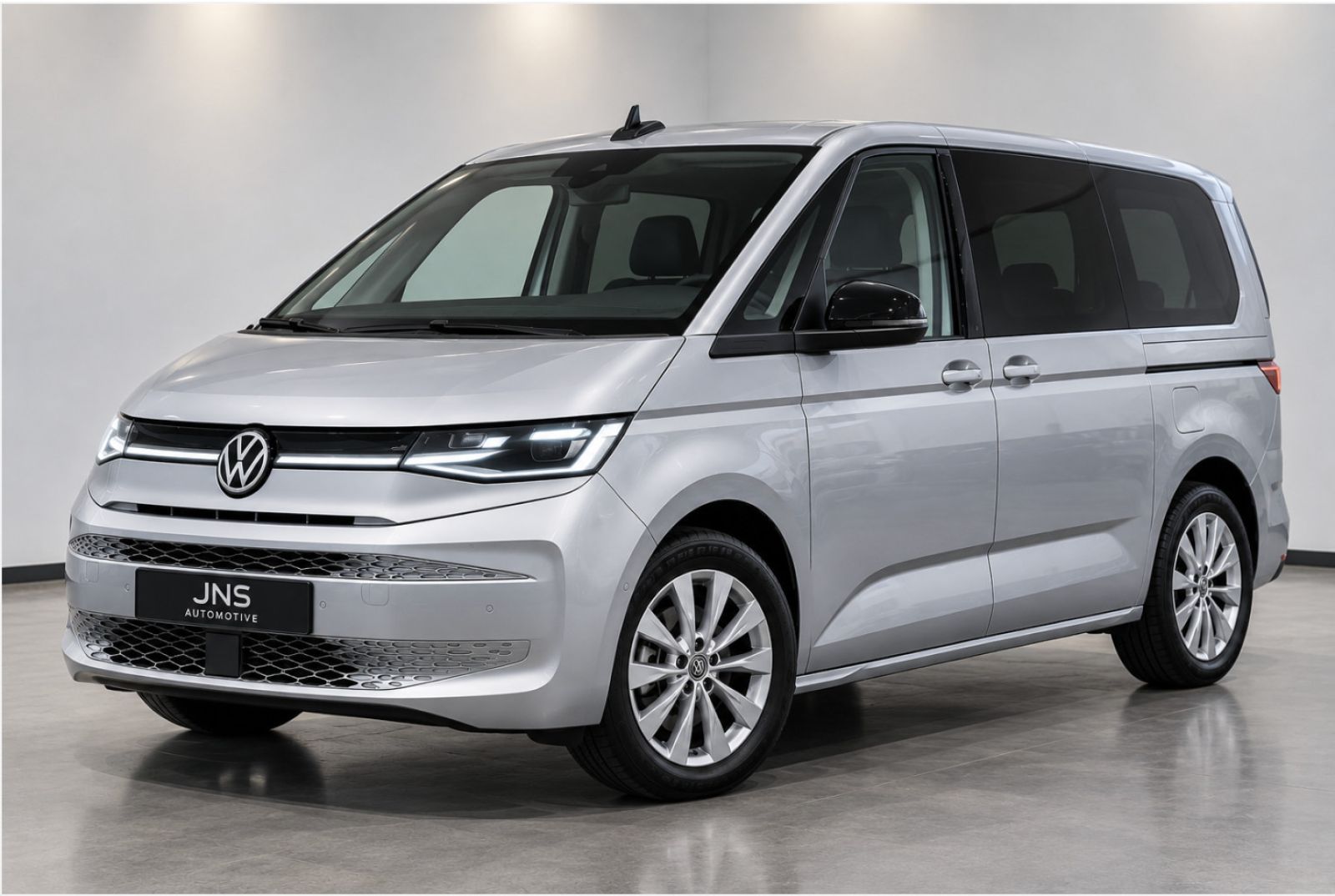 JNS Motors | Volkswagen Multivan Life 2.0 TDI 150pk DSG – 7 zitplaatsen – ACC – Trekhaak – Travel Assist 