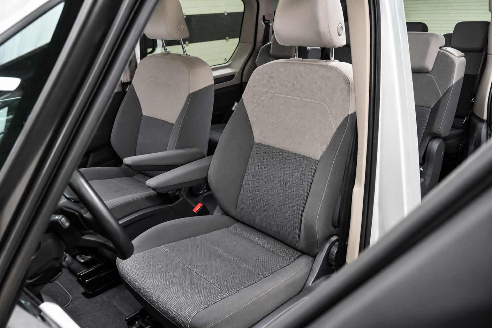 JNS Motors | Volkswagen Multivan Long Life 2.0 TDI 150pk DSG – 7 zitplaatsen – ACC – Trekhaak – Travel Assist 