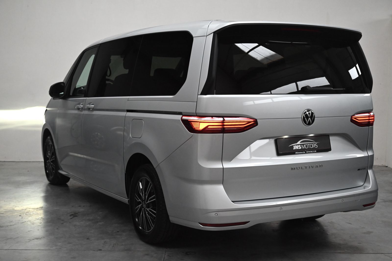 JNS Motors | Volkswagen Multivan Long Life 2.0 TDI 150pk DSG – 7 zitplaatsen – ACC – Trekhaak – Travel Assist 