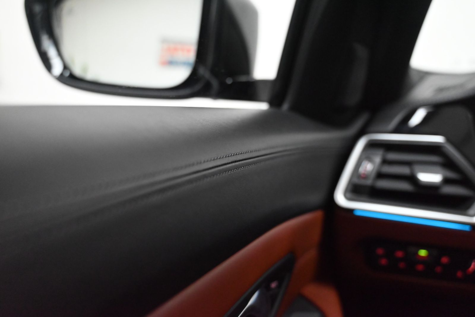 JNS Motors | BMW 330e xDrive Touring M SPORT | INDIVIDUAL TARTUFO | PANO | ACC | HUD | TREKHAAK | BTW