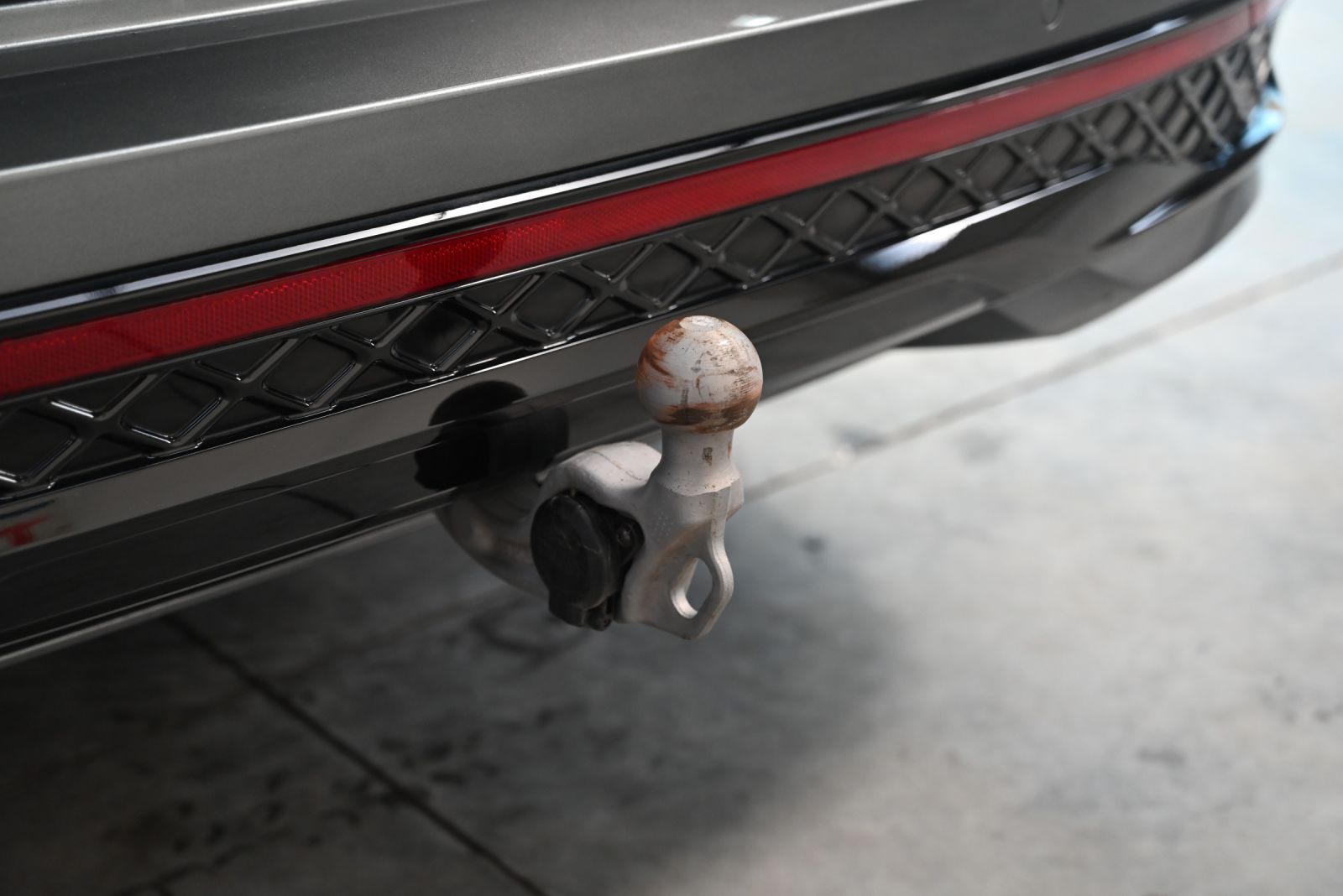 JNS Motors | VOLKSWAGEN PASSAT VARIANT 1.5 eTSI R-LINE | HUD | MATRIX | ACC | MEMORY | TREKHAAK