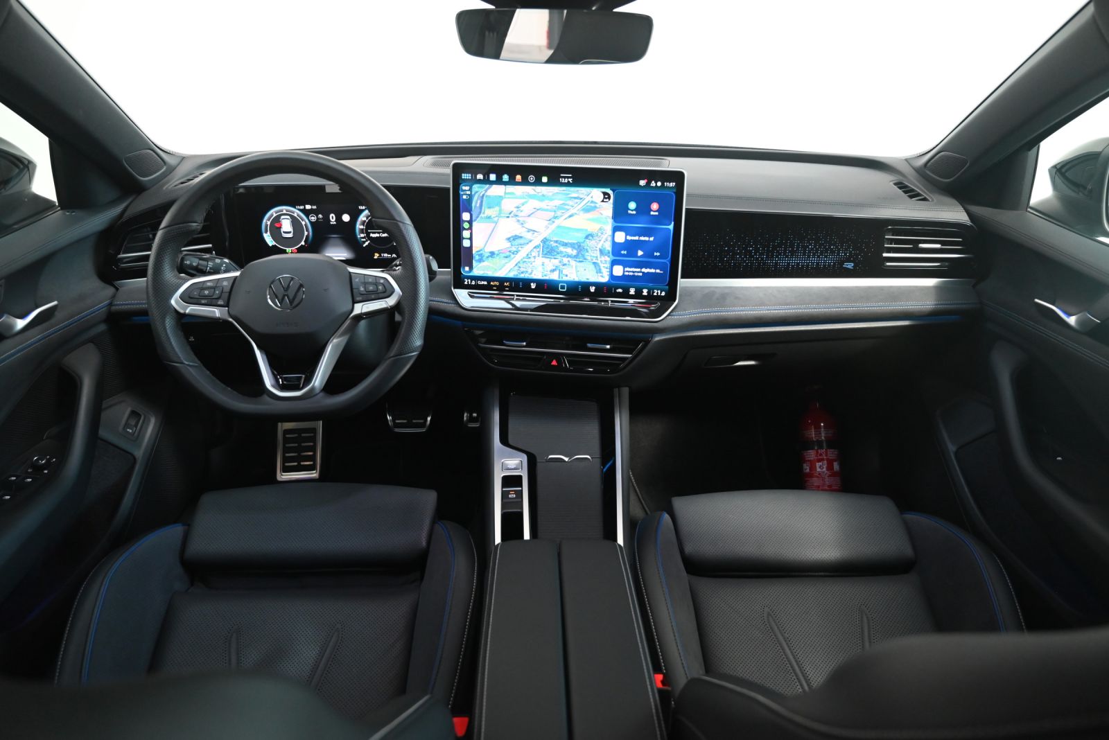 JNS Motors | VOLKSWAGEN PASSAT VARIANT 1.5 eTSI R-LINE | HUD | MATRIX | ACC | MEMORY | TREKHAAK
