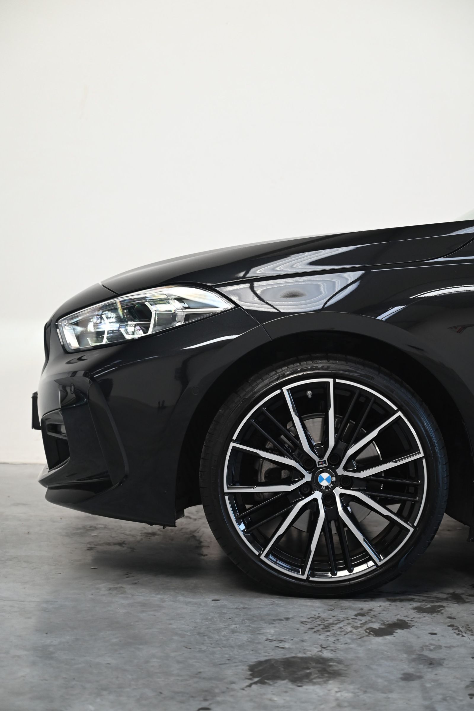 JNS Motors | BMW 118i M SPORT | M SPORTZETELS | PANO | HUD | H/K | ACC | MEMORY