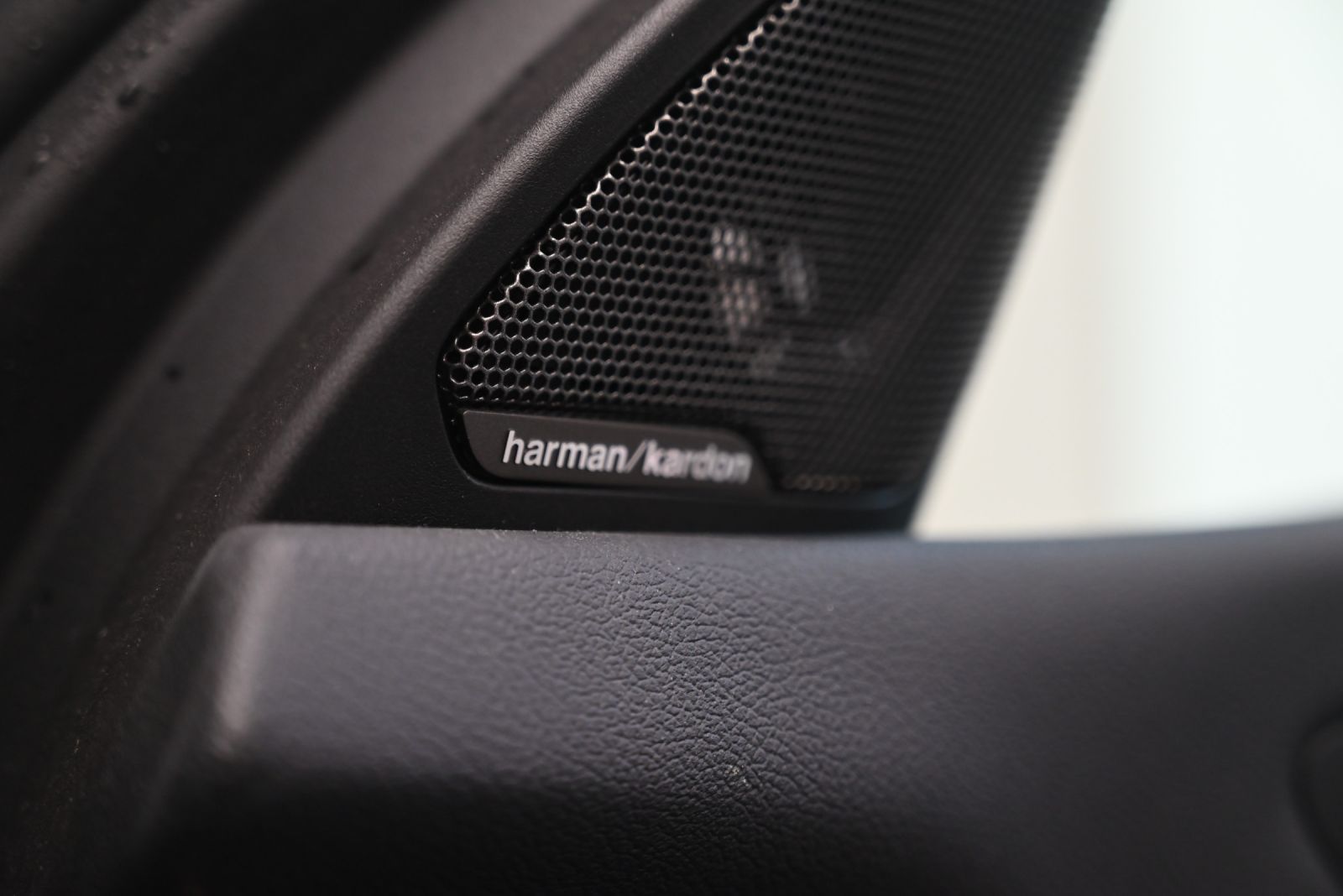 JNS Motors | BMW 118i M SPORT | M SPORTZETELS | PANO | HUD | H/K | ACC | MEMORY