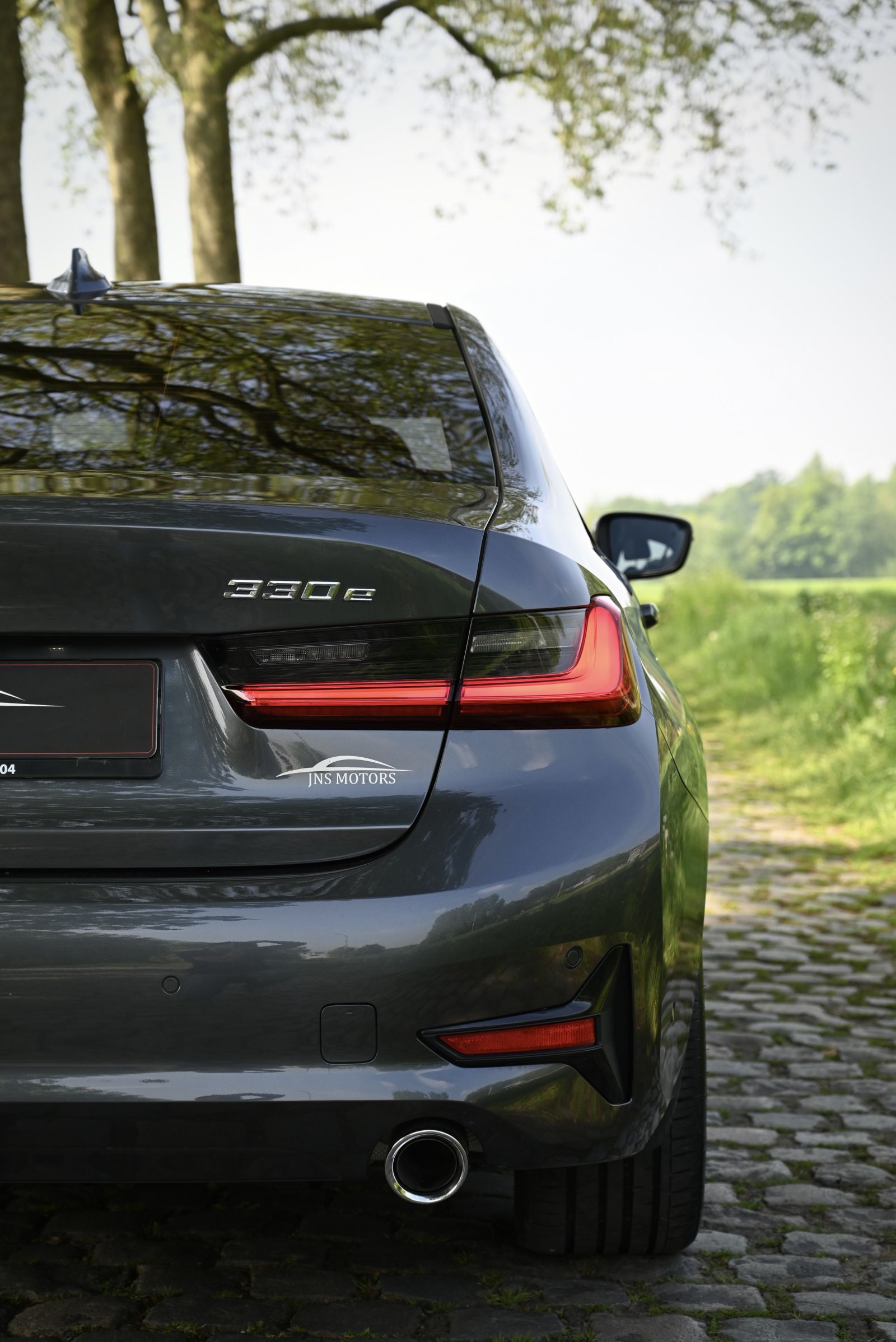 JNS Motors | BMW 330e hybride Xtraboost 292pk 2021 Pack Plus Sport Seats & Trekhaak