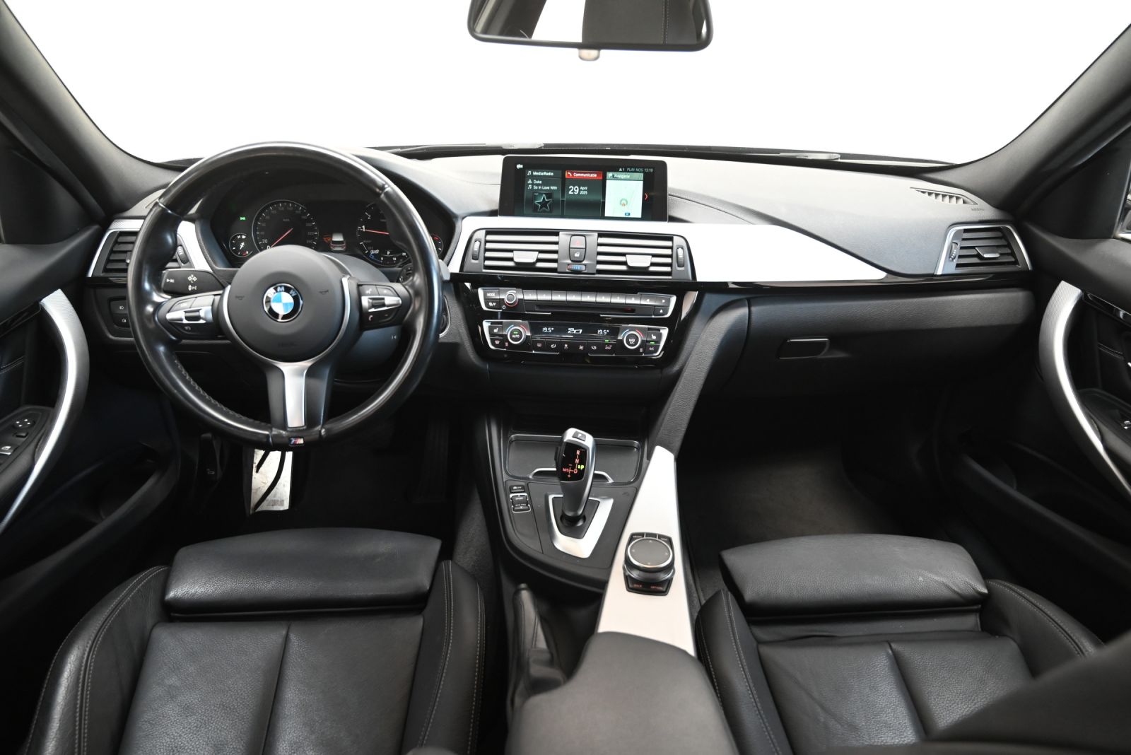 JNS Motors | BMW 318iA Touring M-Pack 2019