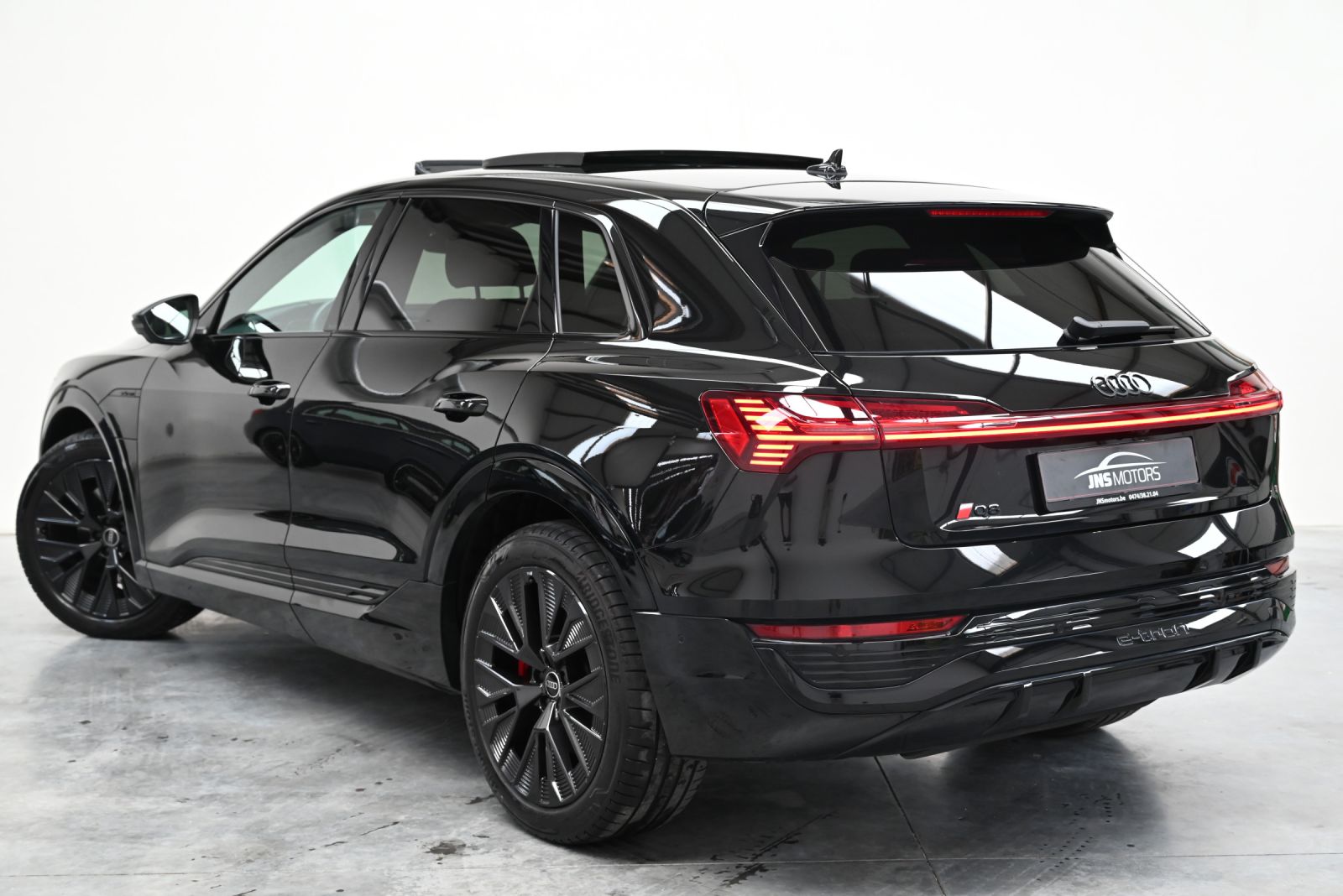 JNS Motors | Audi Q8 e-tron 50 kWh | S line Black Line | BTW Aftrekbaar | 1 Jaar Garantie
