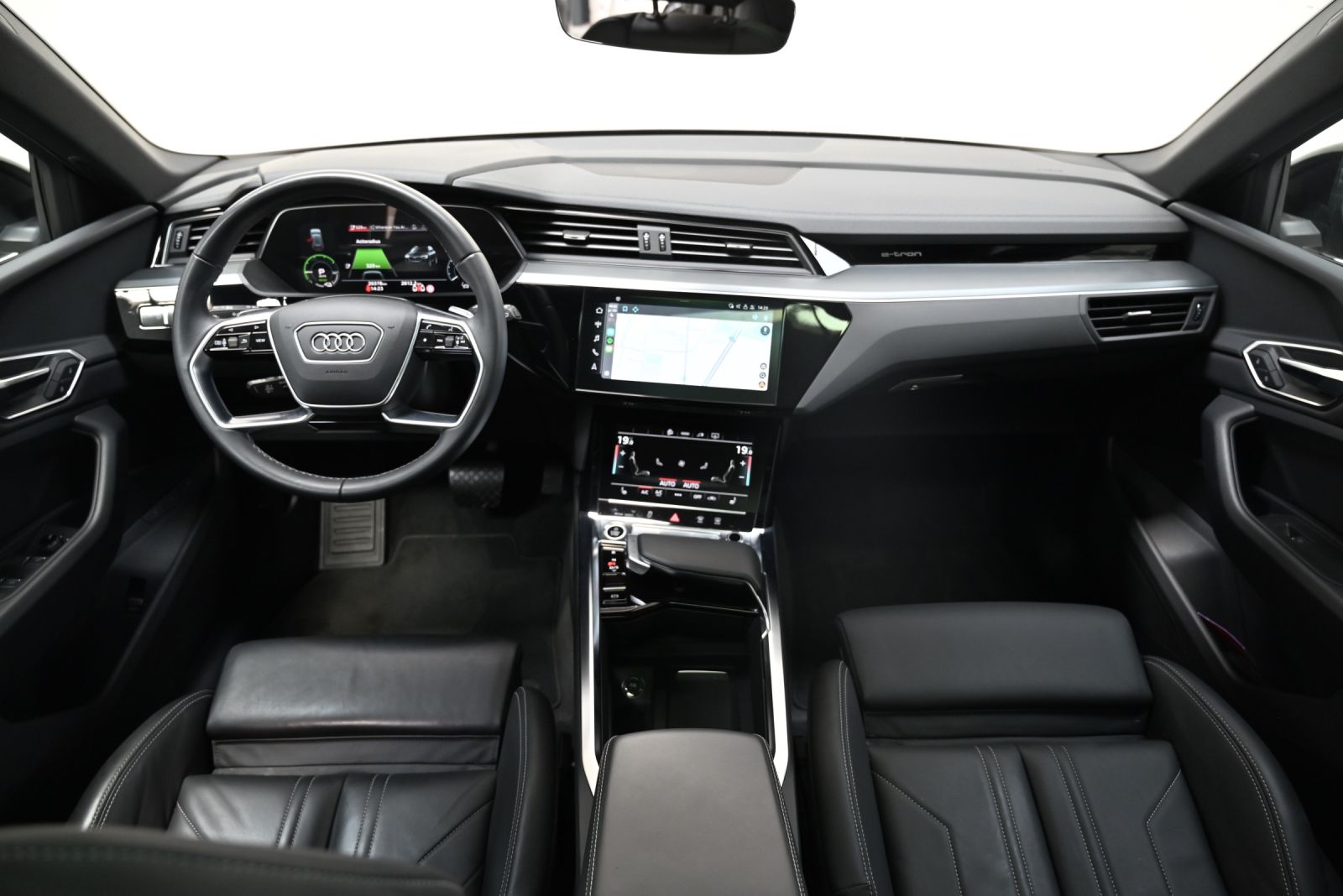JNS Motors | Audi Q8 e-tron 50 kWh | S line Black Line | BTW Aftrekbaar | 1 Jaar Garantie