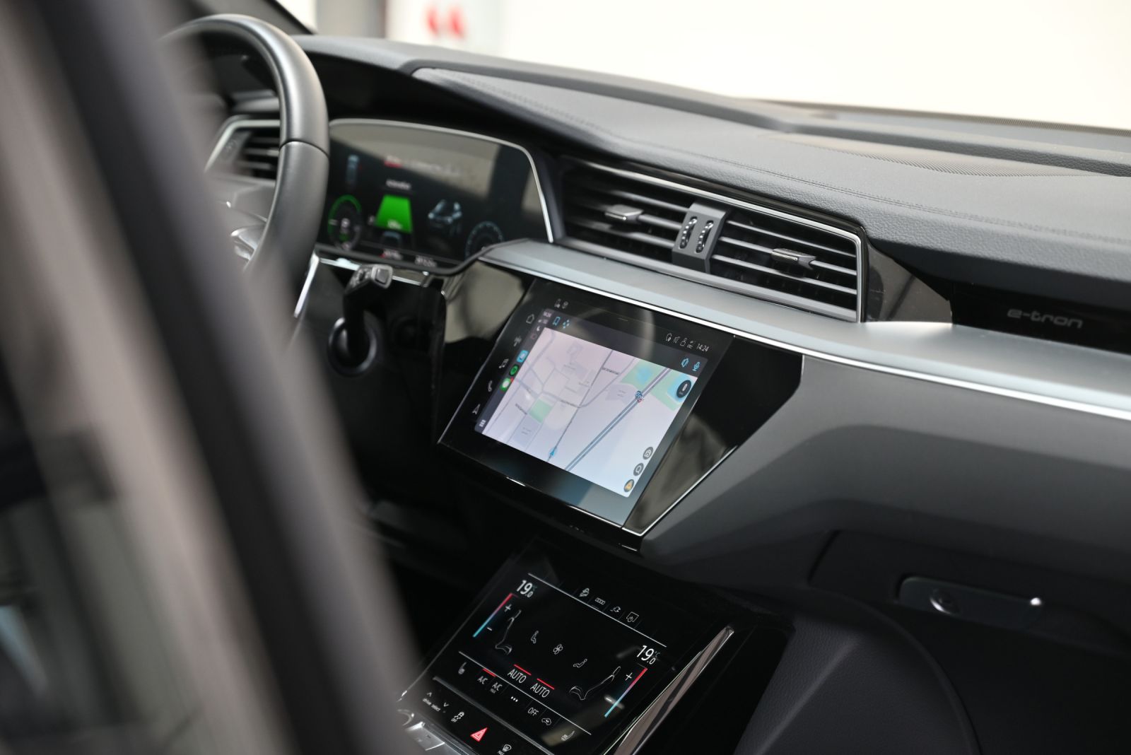 JNS Motors | Audi Q8 e-tron 50 kWh | S line Black Line | BTW Aftrekbaar | 1 Jaar Garantie