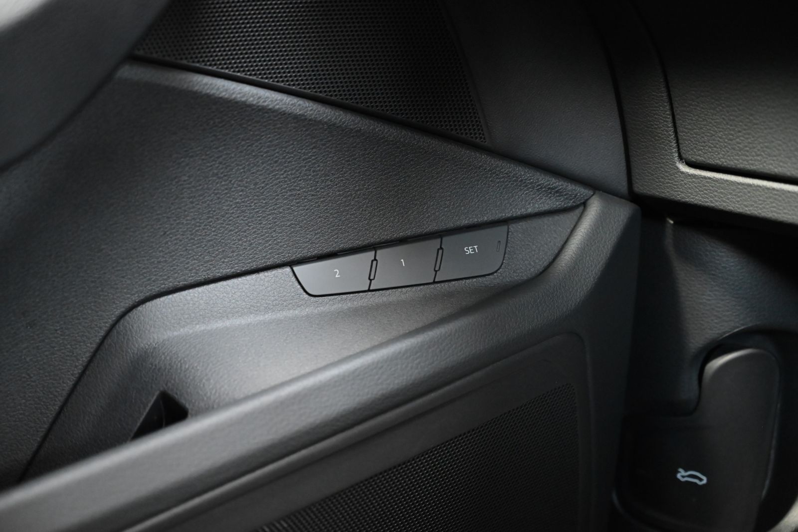 JNS Motors | Audi Q8 e-tron 50 kWh | S line Black Line | BTW Aftrekbaar | 1 Jaar Garantie