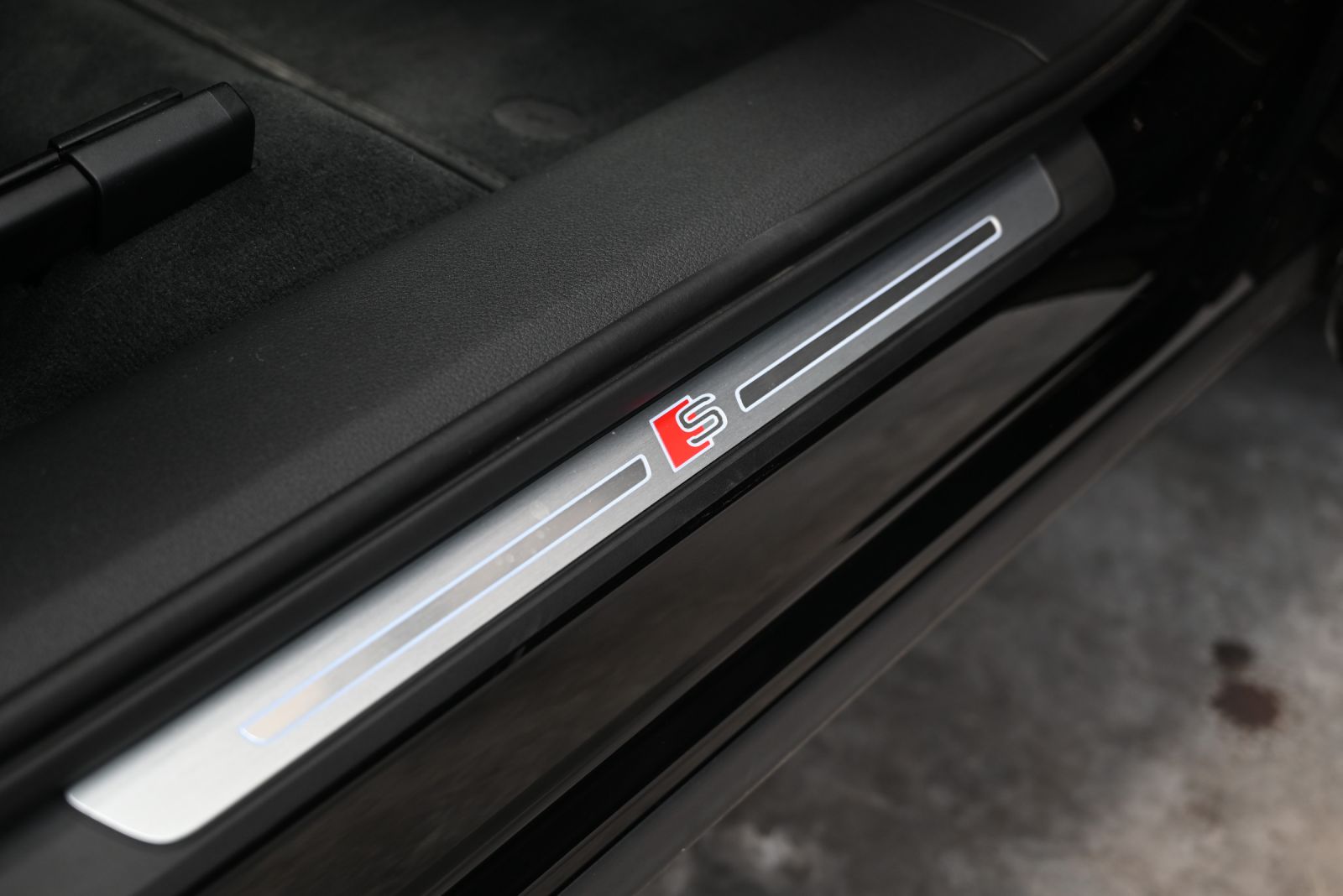 JNS Motors | Audi Q8 e-tron 50 kWh | S line Black Line | BTW Aftrekbaar | 1 Jaar Garantie