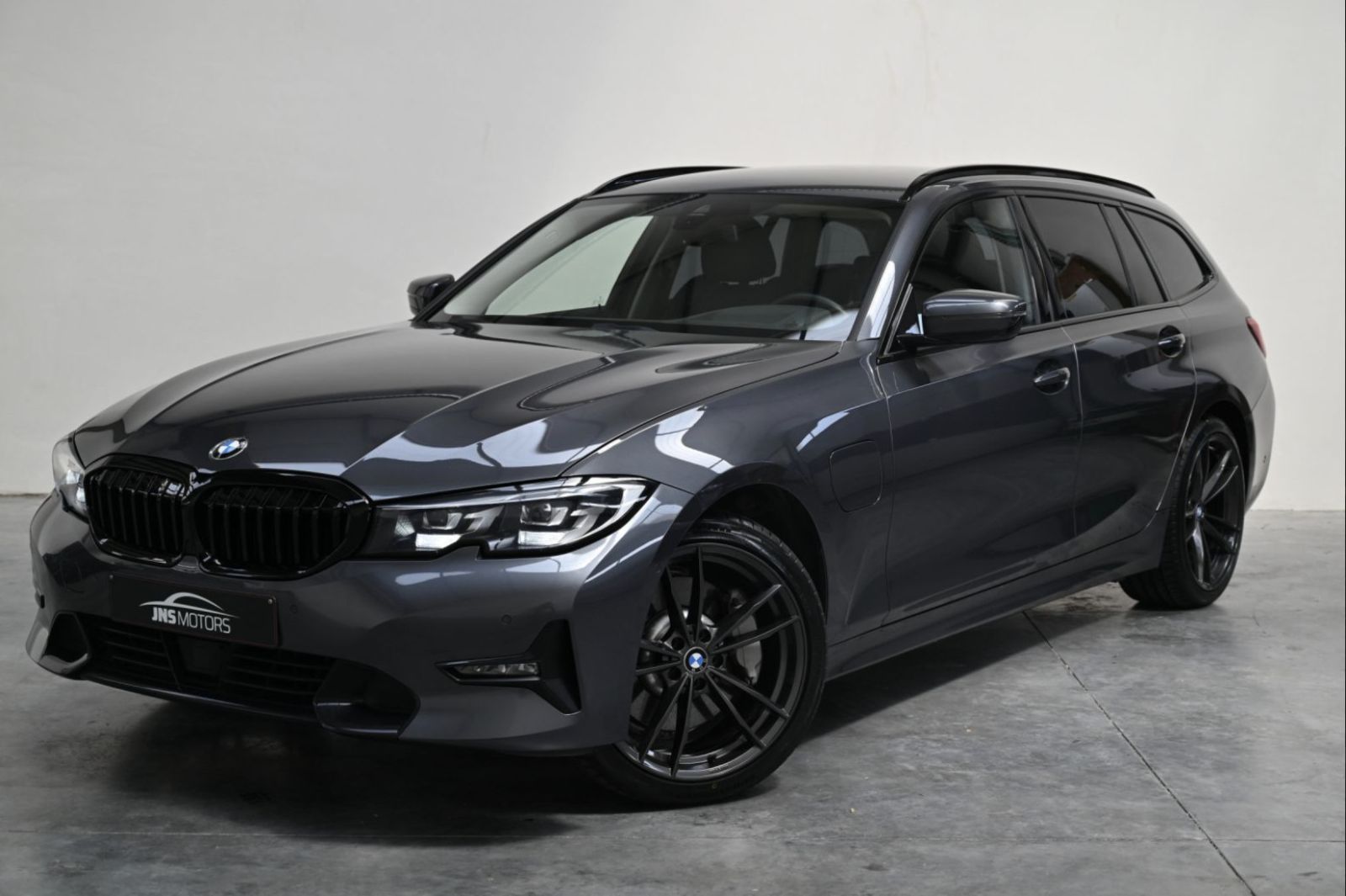 JNS Motors | BMW 330e touring Business 2021 Hybride