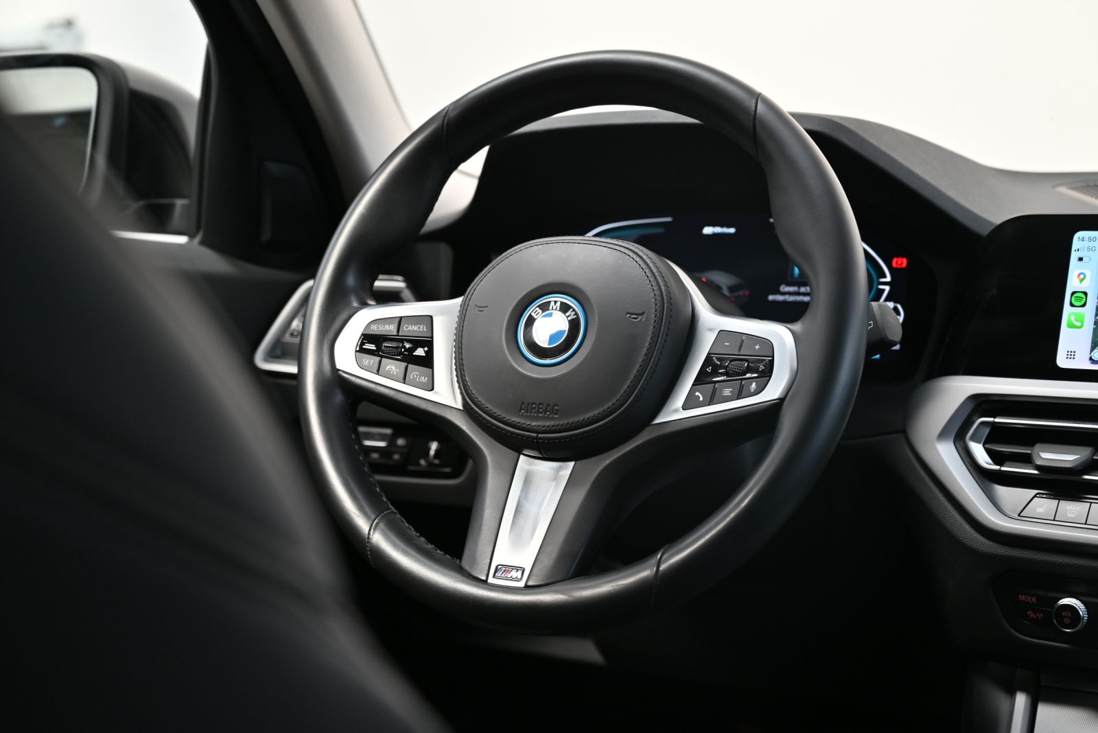 JNS Motors | BMW 330e Touring Plug-in Hybrid – 2022 – 57.000 km