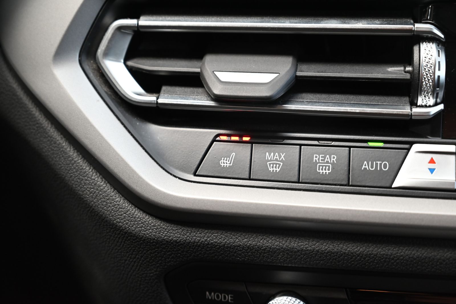 JNS Motors | BMW 330e Touring Plug-in Hybrid – 2022 – 57.000 km