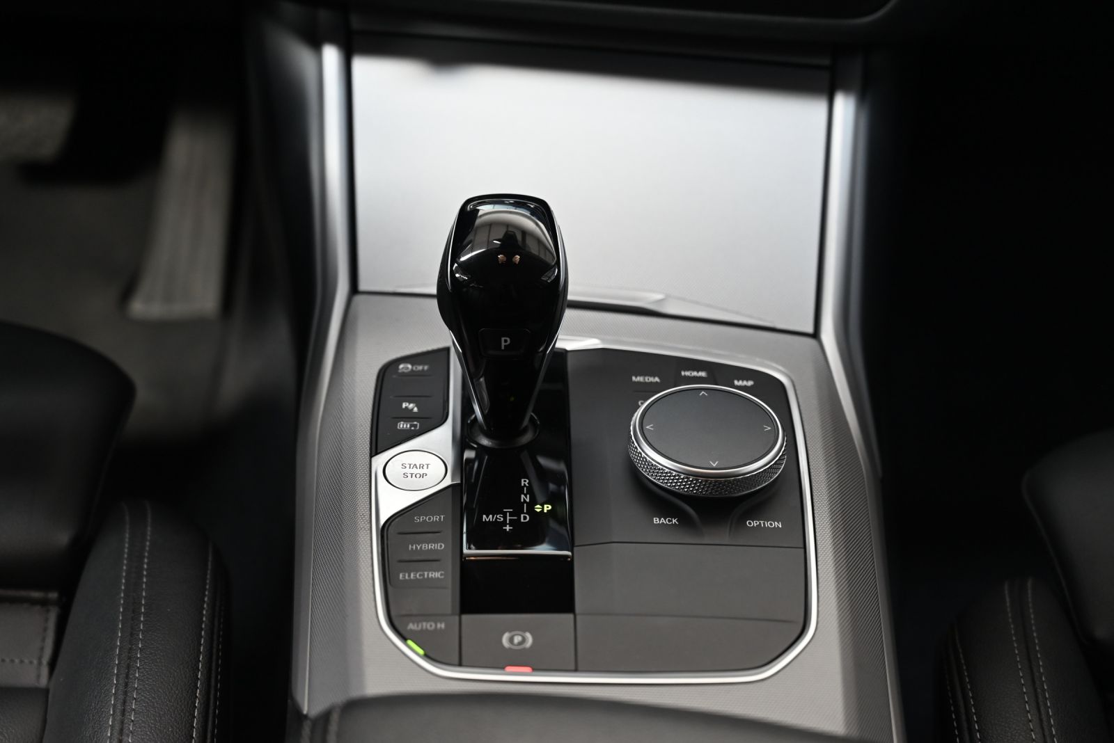 JNS Motors | BMW 330e Touring Plug-in Hybrid – 2022 – 57.000 km