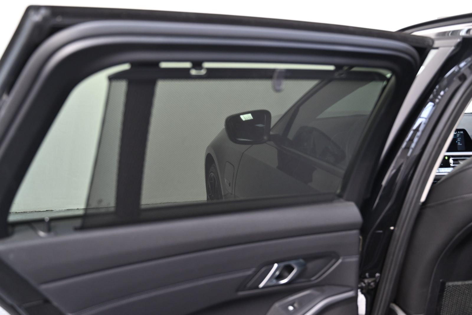 JNS Motors | BMW 330e Touring Plug-in Hybrid – 2022 – 57.000 km